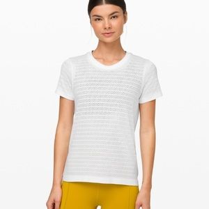 Lululemon athletica breezeby shortsleeved size 8